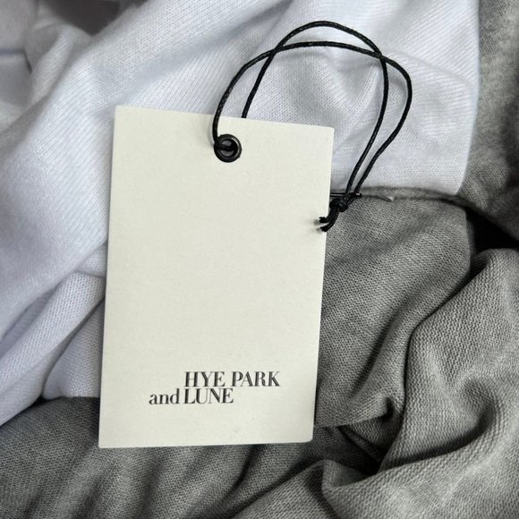 Hye Park And Lune Sweater Tunic Size Medium Gray White Short-Sleeve NWT - Picture 5 of 5